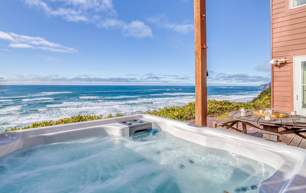 Hot Tub facing the ocean