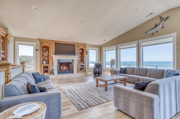 Living Room with fireplace