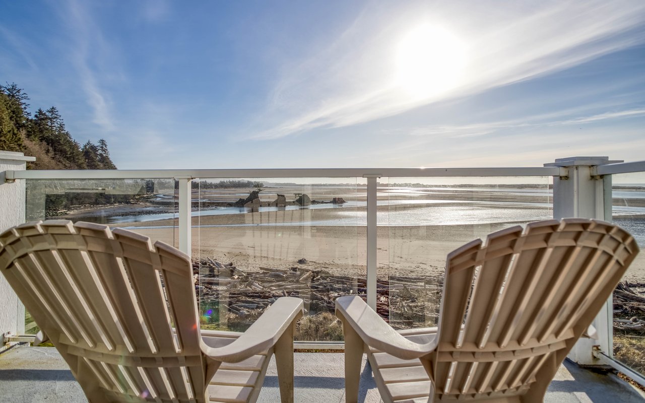 Patio Seating with beachview